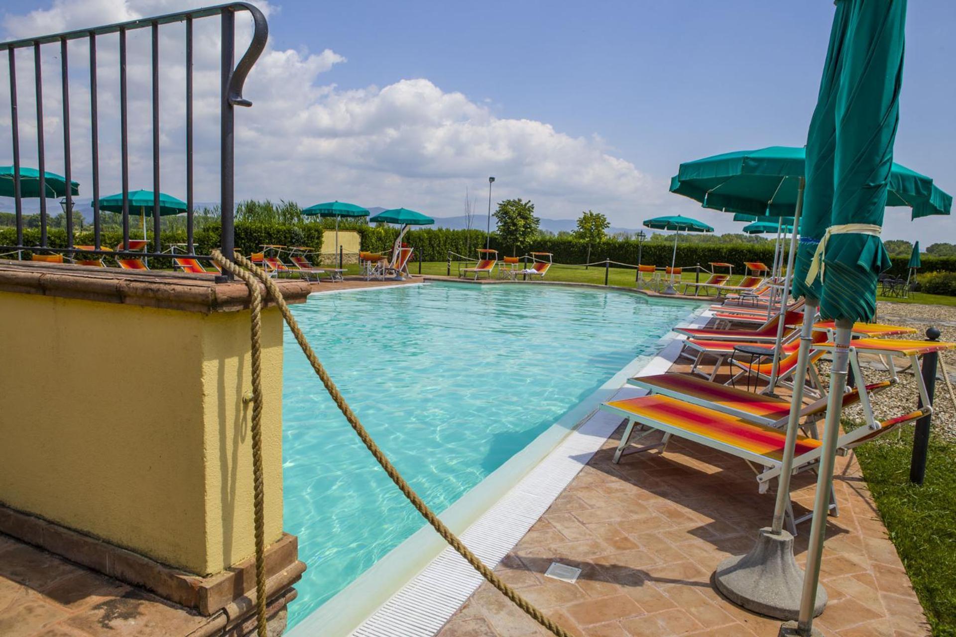 Villa Del Lago - Homelike Villas Castiglione del Lago Exterior photo